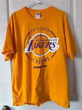 Gildan Gold and Purple Los Angeles Lakers Graphic Tee